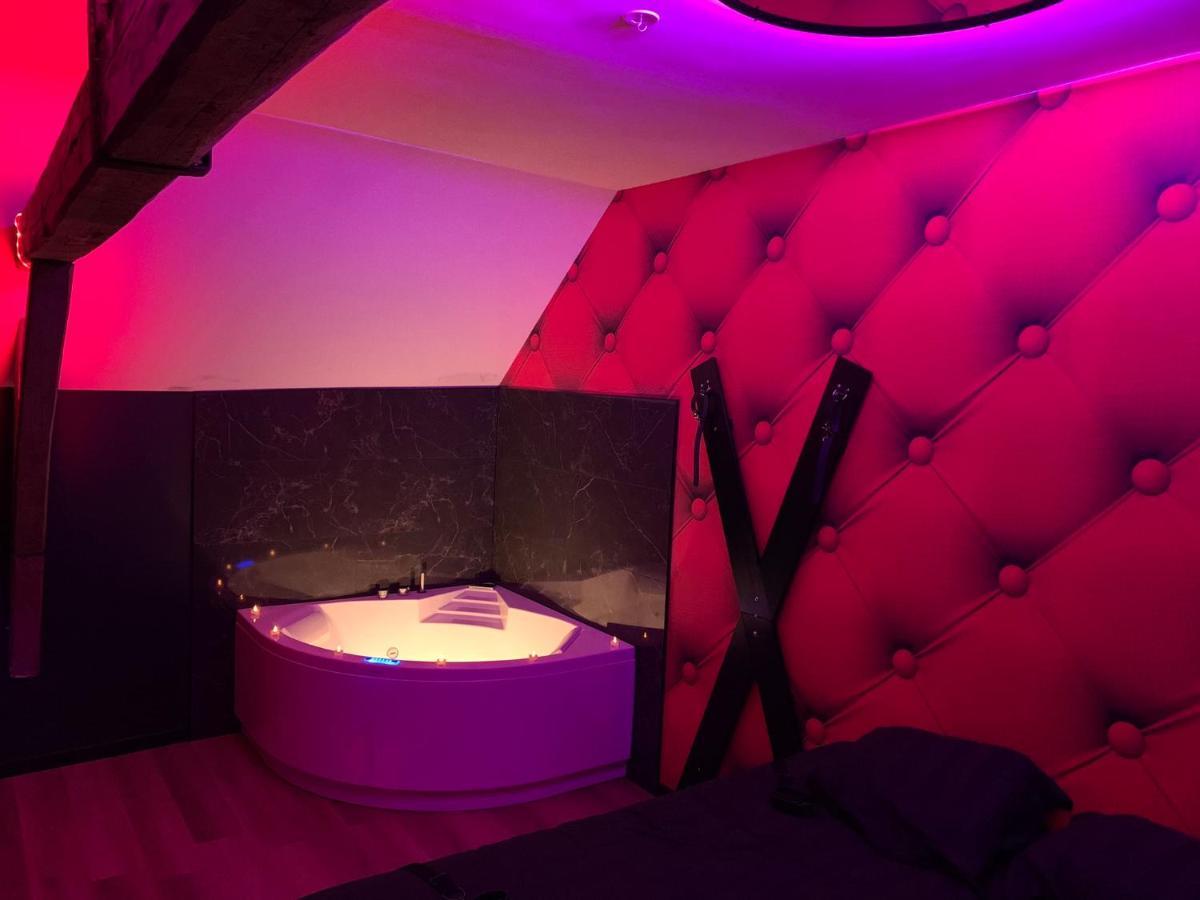 Love Room Avec Jacuzzi Prive Bonnetable Zewnętrze zdjęcie